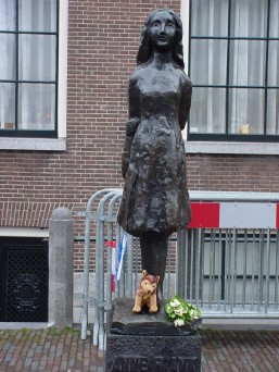 Statue of Anne Frank